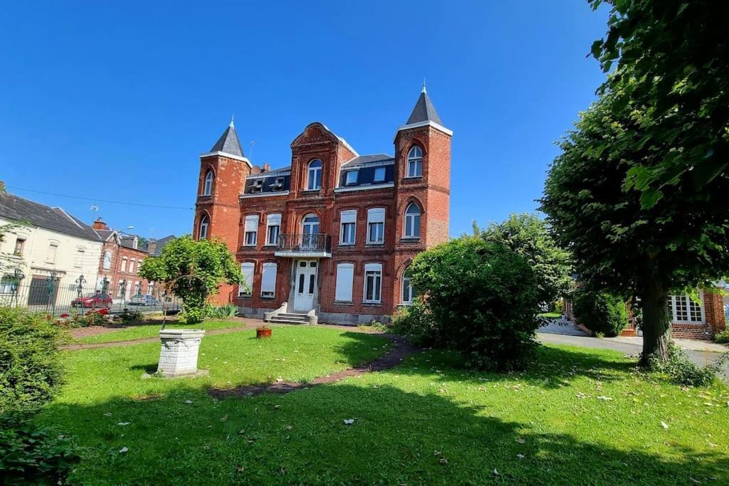 Studio En Rez De Jardin Avec Terrasse Privee - Le Petit Chateau Avesnois - Tv - Wifi - Logement Complet Avesnes-sur-Helpe Ngoại thất bức ảnh
